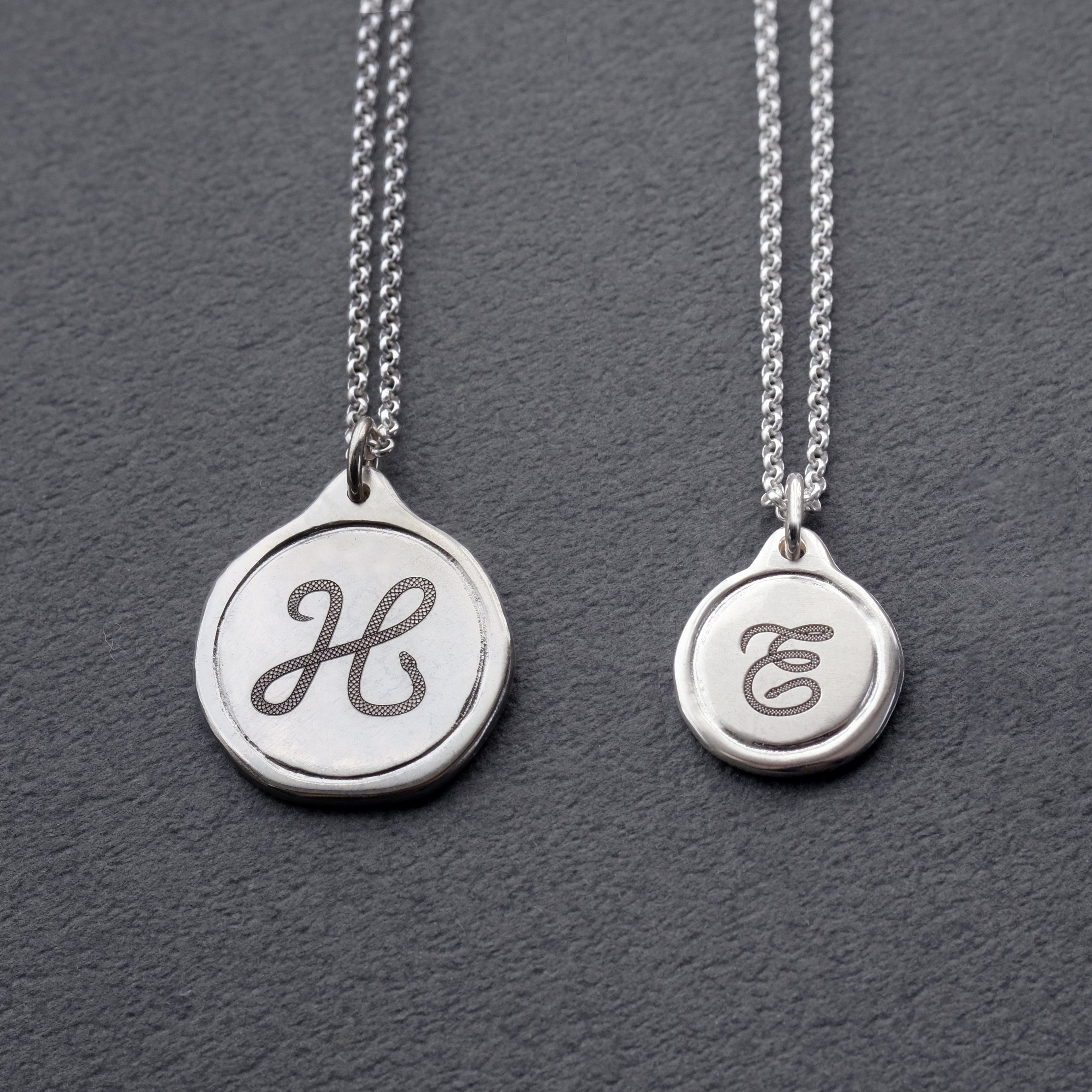 ワックス シール イニシャル ネックレス | Wax Seal Initial Necklace