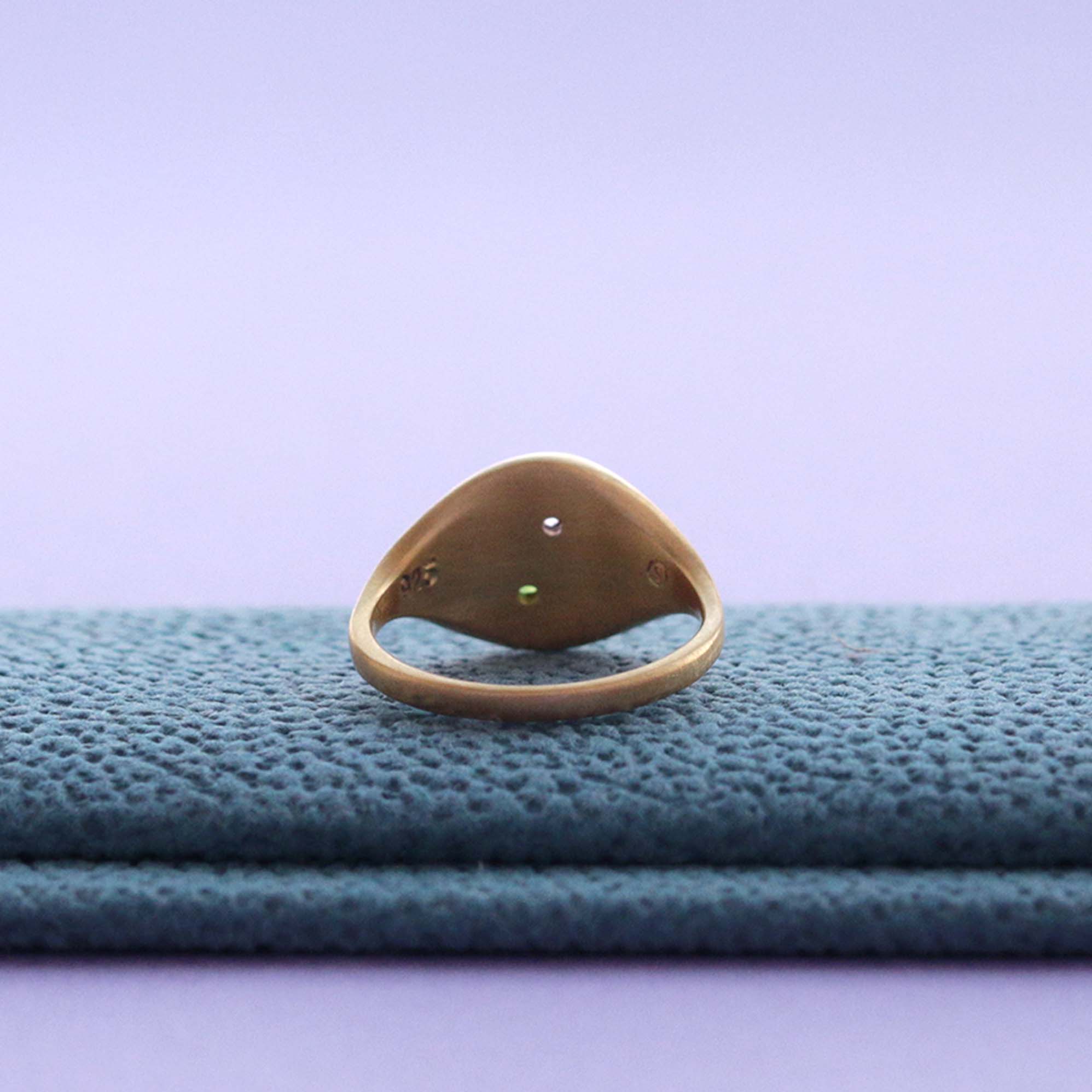 Slim Oval Signet Ring #0 - Matte Finish / Tourmaline / 18K Plating