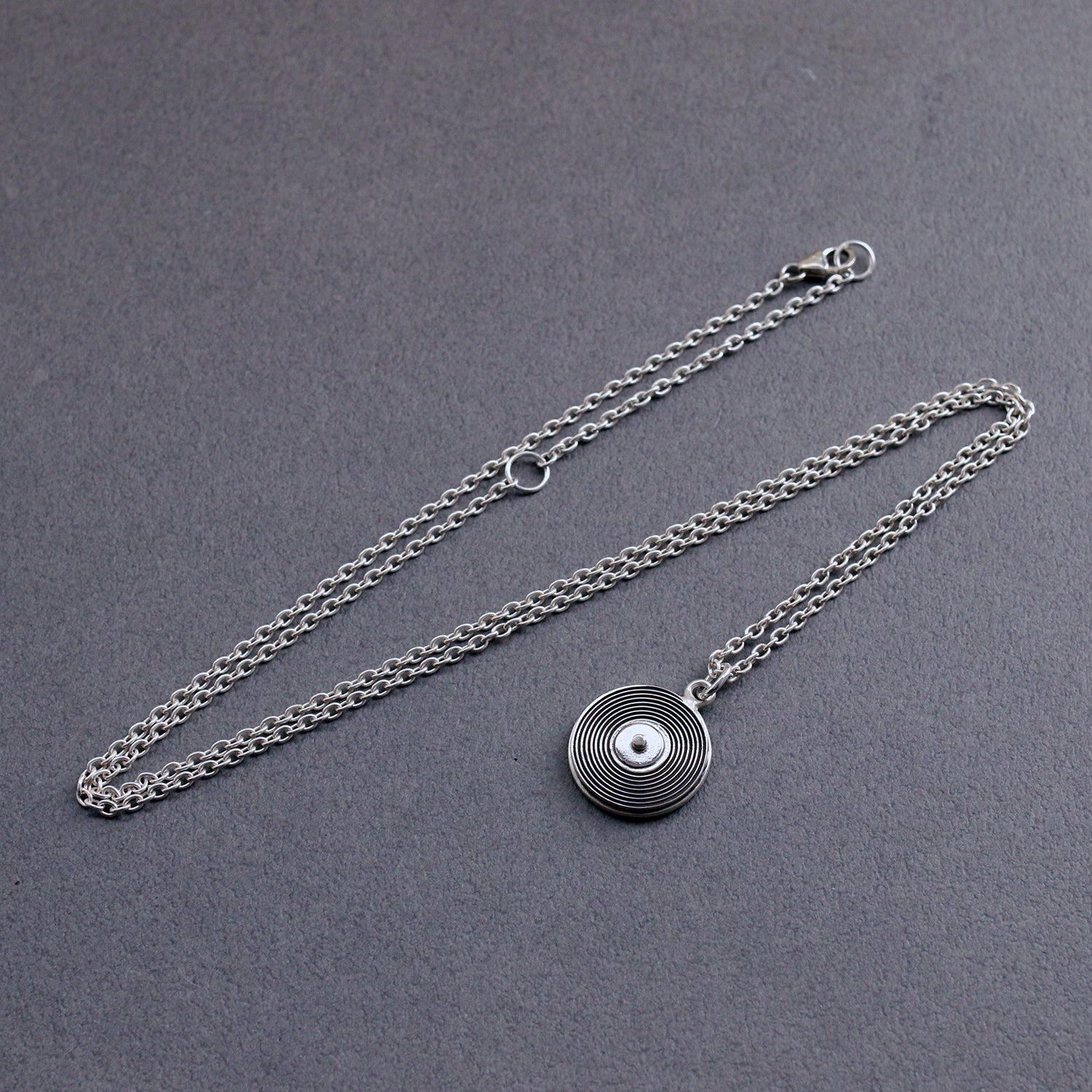 レコード ネックレス R