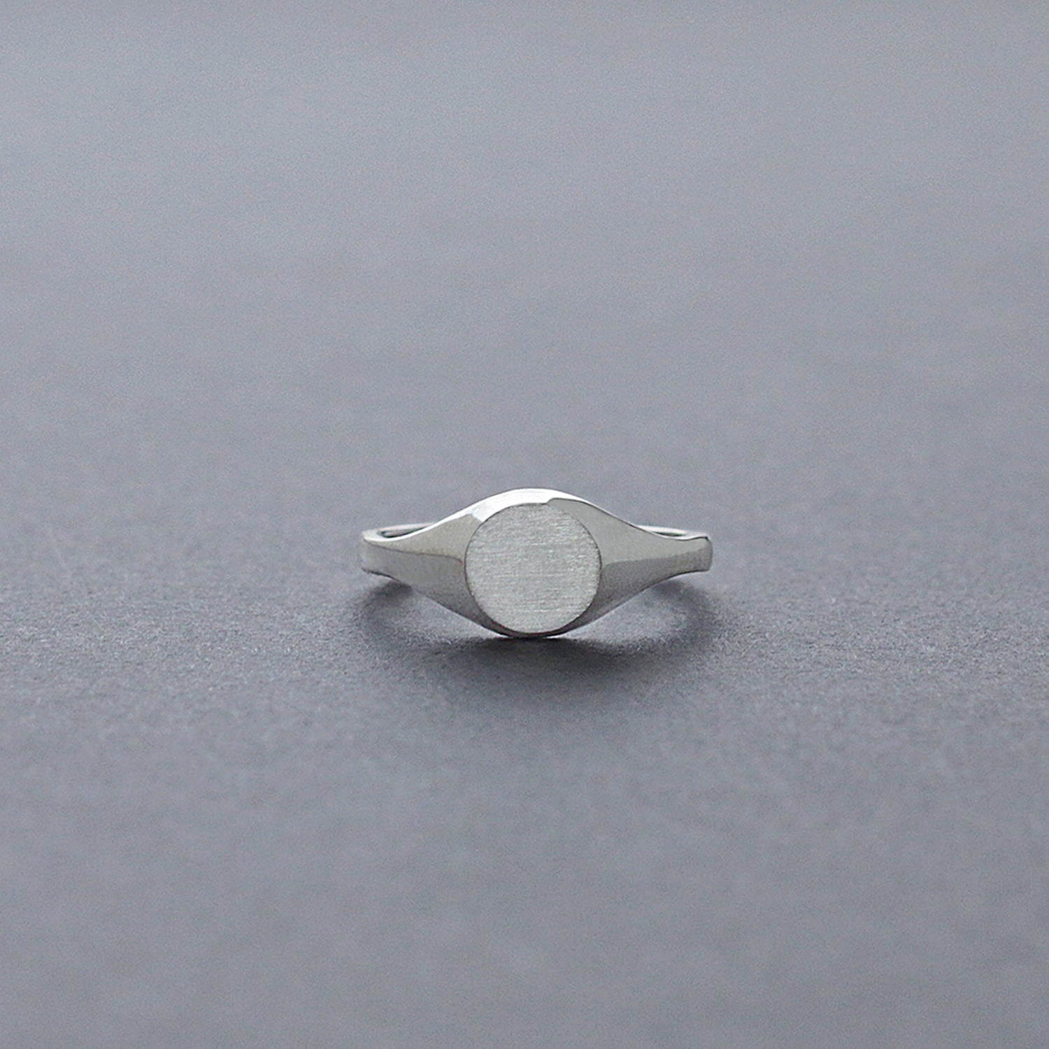 Slim Signet Ring