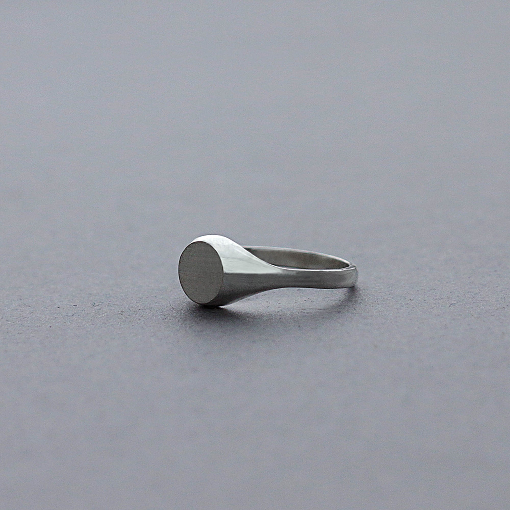 Slim Signet Ring