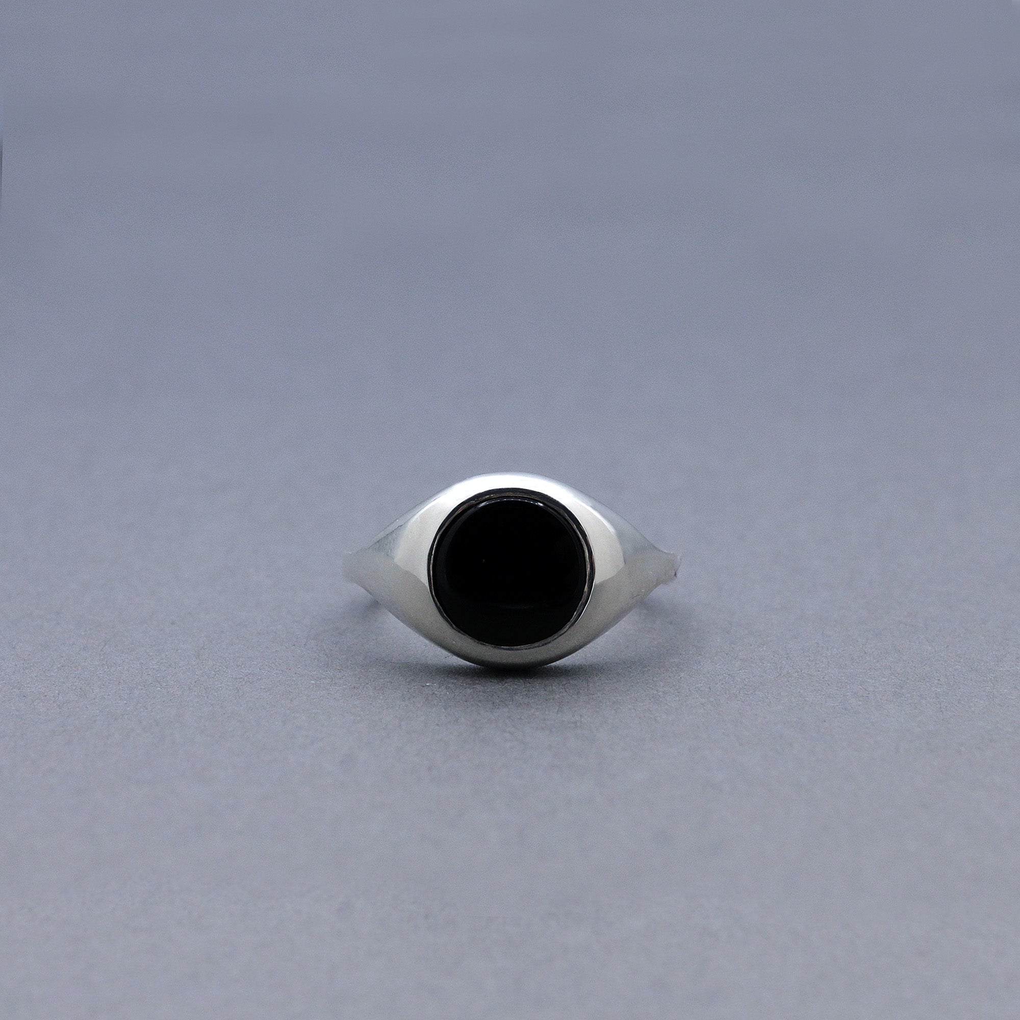 スリム ブラック オニキス シグネット リング | Slim black onyx signet ring